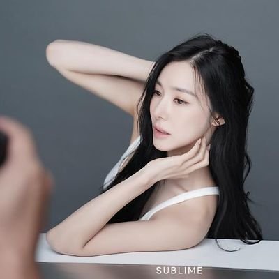 𝒮he swayed gracefully, gazing at her silhouette like the beauty of a celestial nymph. Her highest throne lies in her decree, she’s Tiffany Young.