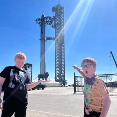 Boy and dog mom. Nature Photographer. ❤️ SpaceX and Star Wars. Crystal healer, nerd..