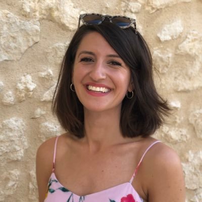 dbbell_'s profile picture. 💫 Building businesses and raising a brilliant little human. 1x exit. Follow for chat about #buildinpublic #productising, #branding & life as a #femalefounder.