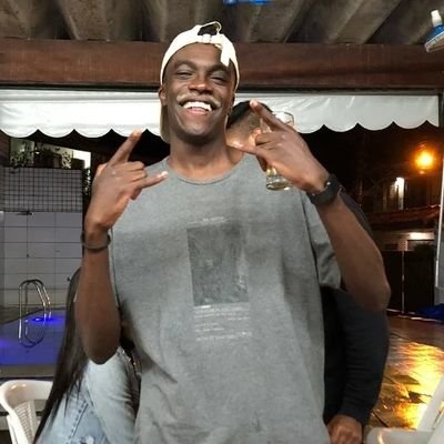 81♥️🖤19
Papai da princesa Ayla 👑
https://t.co/N0wxmEdCog