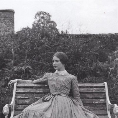 sadgrrrlreads's profile picture. cr: villette & mdv. 7/52 ♡ “i don’t think i knew i was lonely until i met you.”