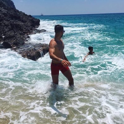 mich_lew94's profile picture. 