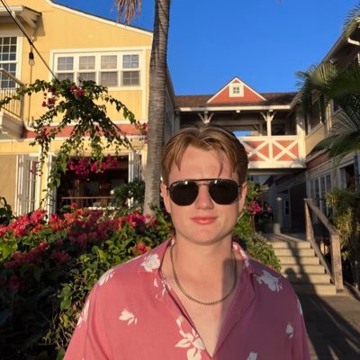 Litton_Ev's profile picture. Young entrepreneur trying to get into the sales world.