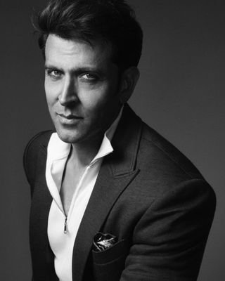 The one and only Hrithik Roshan. The king of Bollywood 🖤🖤❤️❤️