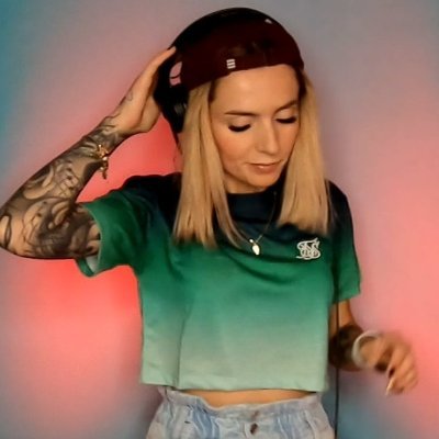 I am a polish DJane and I am in love with Speed Garage, Bassline and UK Bass music! I  do the live stream sessions very week on my YT & Twitch channel :D