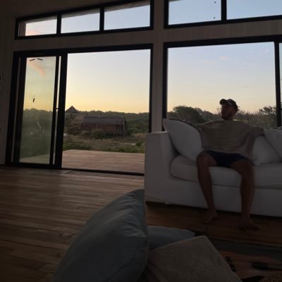 Risulity's profile picture. Volante por izquierda