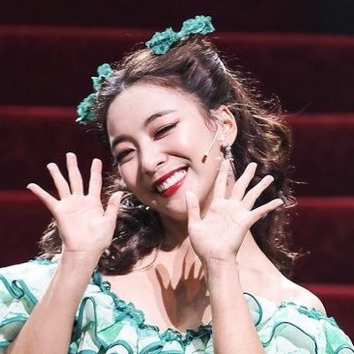 for sulli & luna of f(x) ✨ • one post daily • notifs on