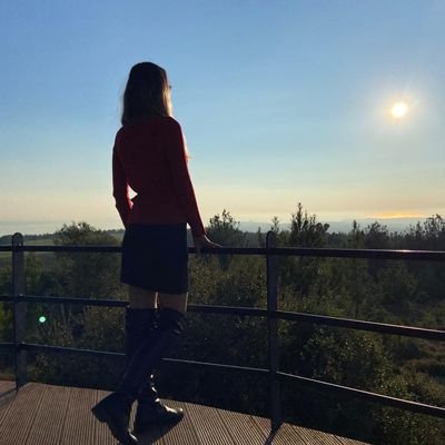 Çanakkale Onsekiz Mart University - ELT MA ** Materyalistik dünyada size mutluluklar...**