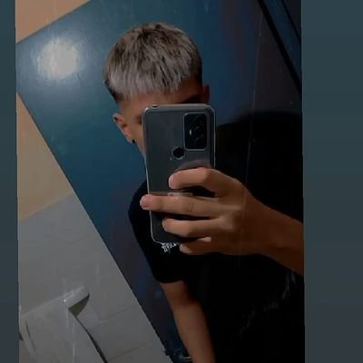 Tinote_R's profile picture. 