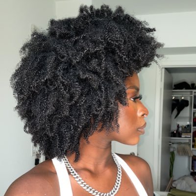 here for the banter š¤ but I also teach you how to embrace your hair & travel - @UCBerkeley Alumna