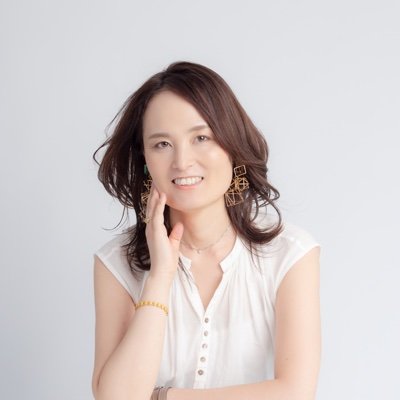 chie_works's profile picture. 思考と業務を整え、共に進みます✨｜ 事務、経理、顧客対応を丁寧でスピーディに対応｜大手IT企業でSE25年→こんまり®︎流片づけコンサルタント10年、オンライン秘書5年｜ お仕事のご依頼・ご相談はお気軽にDM📩へ