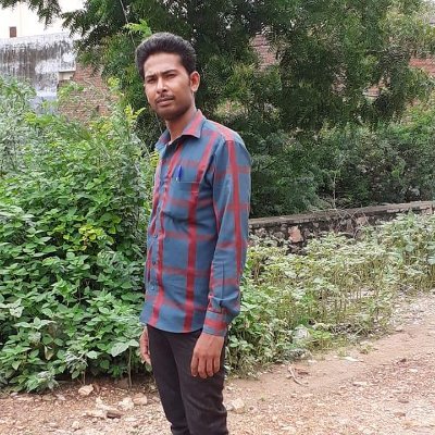 SAHABLA71250740's profile picture. Reading