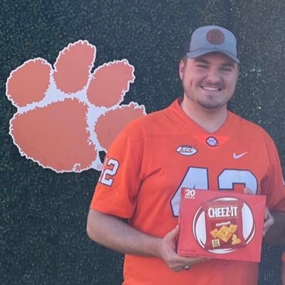 || Clemson Mechanical Engineering BS ||Class of ‘22 || Instagram: oliver.mcclelland ||CU Bartab Co-CEO