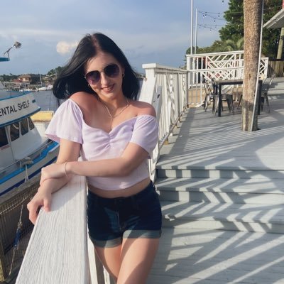 ashklein1024's profile picture. 