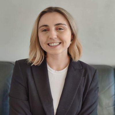 Journalist | Guitarist | Co-host @caughtmyearpod