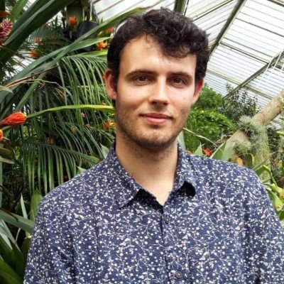 PhD student with the University of Warwick and the RHS.
Passionate Gardener. 
MSc Food Security. BSc (Hons) Horticulture.