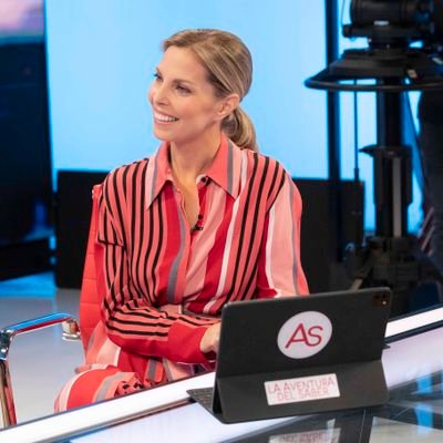 Periodista en @rtve, presento @aventurasaber...
Mujer...Madre...Amiga...Hija...