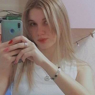 Читаю всё что можно и нельзя ✨
Та самая Защитница Рэми от ТТ
