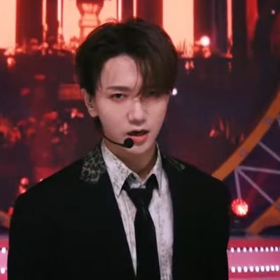 kikthikik's profile picture. The greatest self is a peaceful smile, that always sees the world smiling back