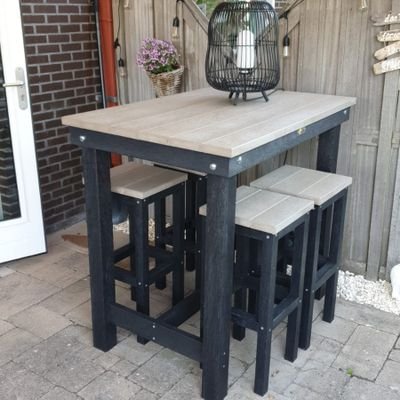 Rekupro's profile picture. (bijna) alles kan gemaakt worden van gerecycled kunststof. Picknicktafels, Bloembakken, banken, tafeltjes maar ook eigen ontwerpen.