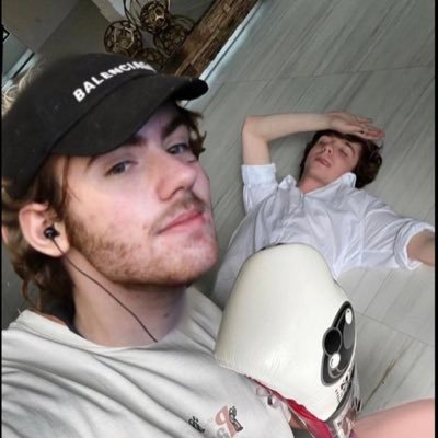 angie_smp's profile picture. not an arsonist 👍