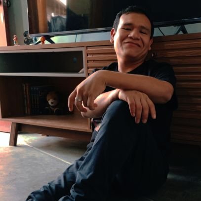 k3vinvc's profile picture. Soy un Joyero 💍💎 me encantan los videojuegos y animes 🎮👾 tambien los  memes 😝 y la buena musica 🎧🎼🎻 😎