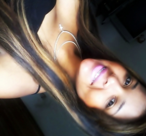 {...} 'Ela curte funk , ela é de balada, ela gosta da night ela é de beber ♪♪