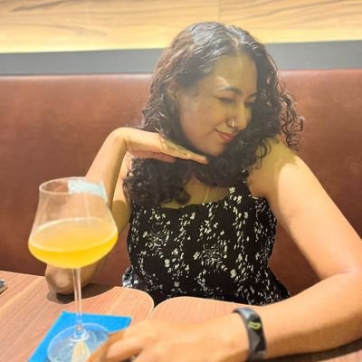 Pavithira04's profile picture. Dumping my head space here !