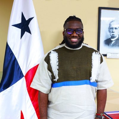 Orgullosamente Afrodescendiente, Político y Defensor de los Derechos Humanos