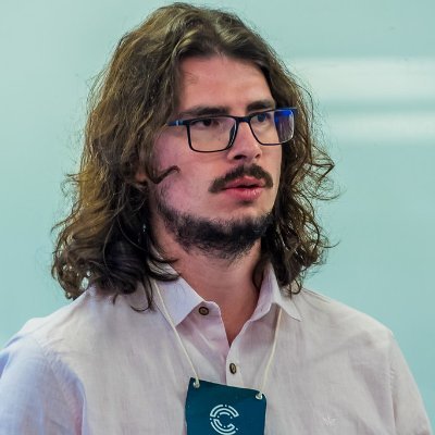 Analista Sênior de Transparência da @trbrasil,  jornalista responsável pelo portal independente Farolete (https://t.co/BqwFIDKB7e) e torcedor do XV de Jaú.