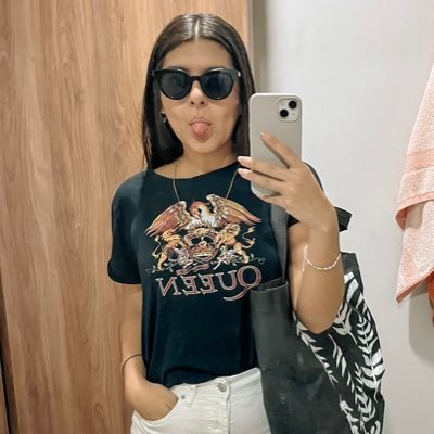 cassiespino's profile picture. 