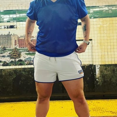 18+ 😈 6’2 ✌🏻 Thicc 🍑 The “Vers” is silent 🫢. NYC DMs are open 👀