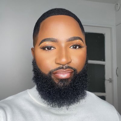 Following my dreams. YouTuber. Nigerian. Gay. MUA. ❤️