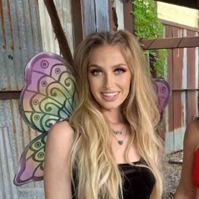 THEjesstein's profile picture. she | her