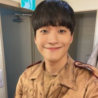 레서 (@re_lesser) 's Twitter Profile