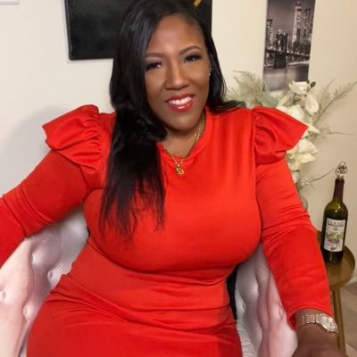 Mom… Wife… Bawse…
@ErvSmith_64
#footballmom #trackmom #soccermom