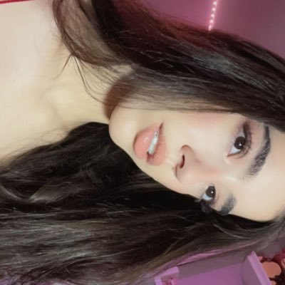 variety streamer 🥛 live mon, wed, & fri @ 12 pm et ₊˚✦ https://t.co/eF1UYOOtZG | mouthfulofmilk@gmail.com