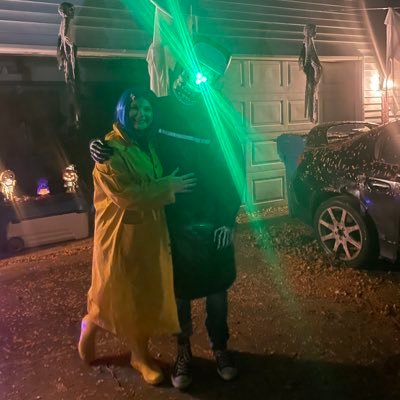 RealMattLynch's profile picture. I got a dime named nickel