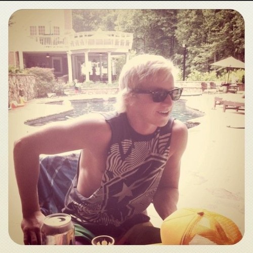 DrEw0042's profile picture. If youre dream doesn't terrify you then it isn't big enough.