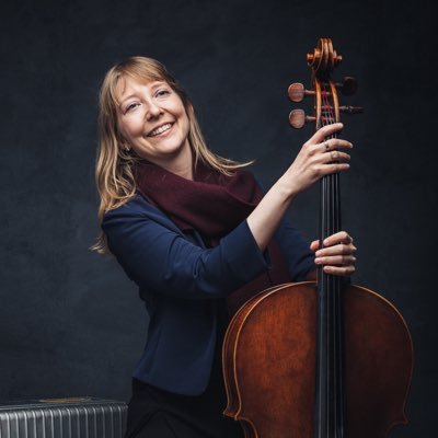 #cellist & #composer in #zurich 🇨🇭 charts #8, Billboards classical crossover #5 Faculty @zhdk_music #empower others!