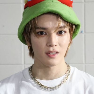 난 진짜 이태용 사랑해, 덕분에 내 인생의 너무너무 행복해 (Lee Taeyong, my life always happy because of you)