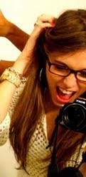 Existe um lugar onde ninguém pode tirar você de mim. Este lugar chama-se pensamento, e nele você me pertence. @luizagama_   s2
Since: 03/07/11.  *-*
