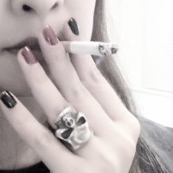 riri_thee_cat's profile picture. 日常、占い、自然療法、音楽、 二次創作全部ごちゃ混ぜ。 さよなら大好きなひと。