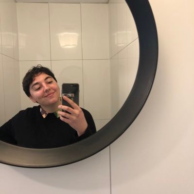 Programmer ✨, writer, generally enthused about films and Luca Guadagnino 🍋✨🍑