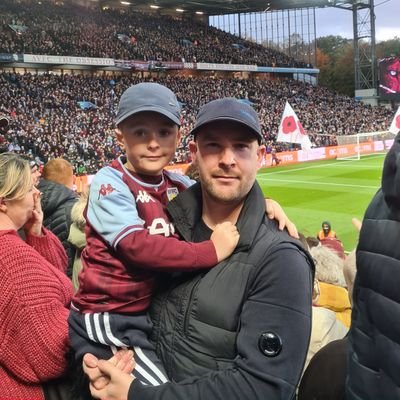 AVFCNel's profile picture. #FamilyFirst Live life with Purpose, Positivity and Passion #AVFC #UTV ⚽️🥊 🍺 🎶 51/92