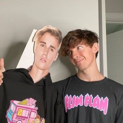 alyxooooo's profile picture. i barely tweet anymore but i still lurk