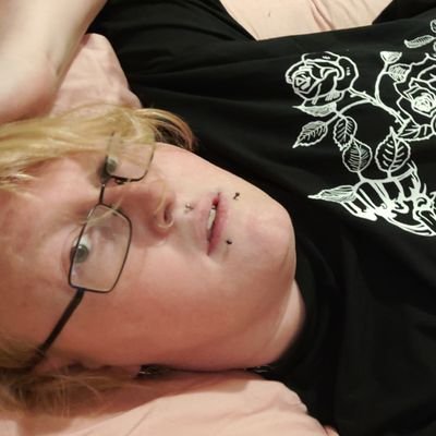 Allie (she/her) Trans Woman, Artist, Emote-smithy, Emote-animator, wannabe game maker, friendly neighbourhood Allie-cat. 34