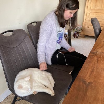 CfKittyCat's profile picture. cats not kids💜🐱