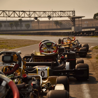 ミッキー/レースゲーム・レースシム大好き人間、時間があればパソコンでレースゲーム、レースシムしてます/レーシングカート/MMORPG/好きなスポーツ:モータースポーツ全般、テニス、バスケ、サッカー