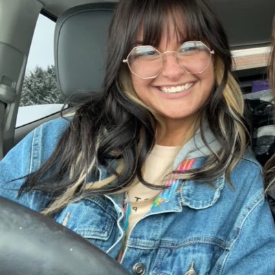 Kaelyn's hot wife holla🔸I'm 1/2 gay on my dad's side🔸My employer wishes my views didn’t represent them